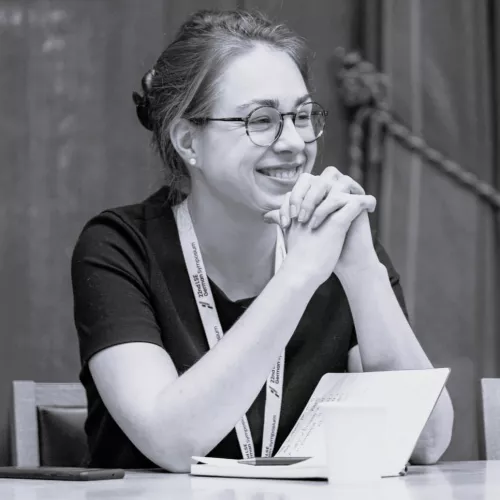 Sofie Wiedemeyer bei einer Konferenz