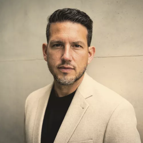 Profilfoto von Dr. Özgür Özvatan