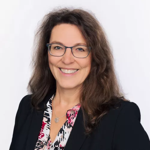 Claudia Schare