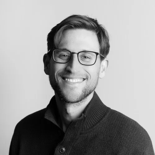 Daniel Altschuler black and white headshot