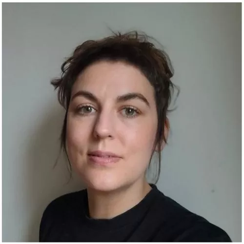 Auf dem Bild ist Anna-Lea Göhl als Portrait-Foto zu sehen. 