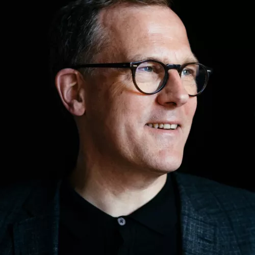 Portraitfoto von Dirk Lewandowski