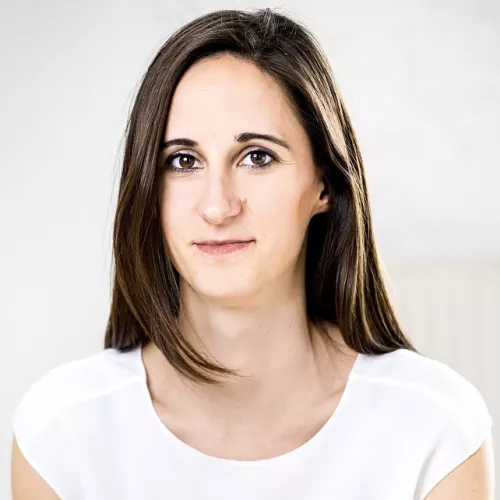 Frau, braune Haare