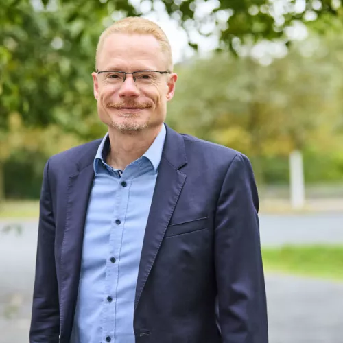 Porträtfoto von Oliver Hummel, Vorstandsvorsitzender der naturstrom AG
