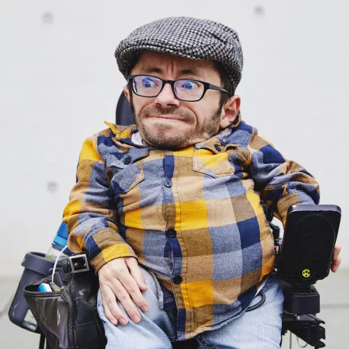 Dies ist ein Bild von Raul Krauthausen